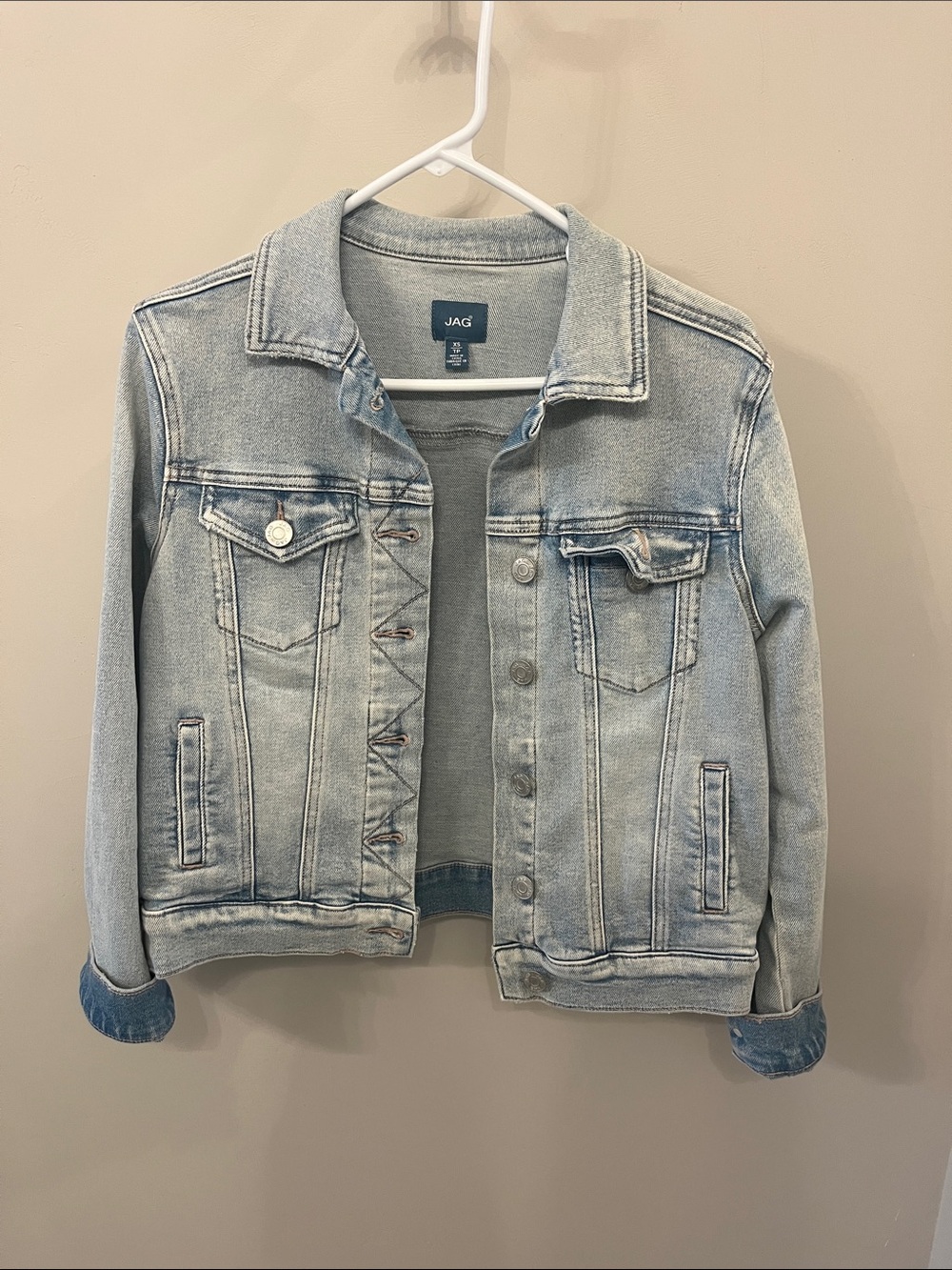 Jag Jeans Light Wash Denim Jacket in Pale Blue